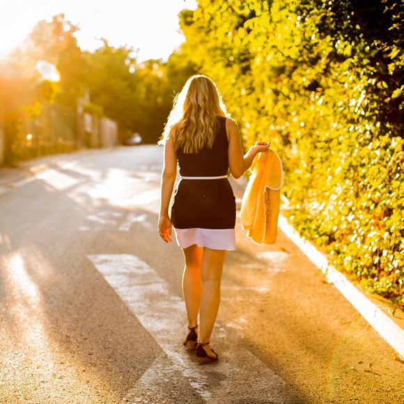 Meet your Posher, Corinne - Picture 2 of 3